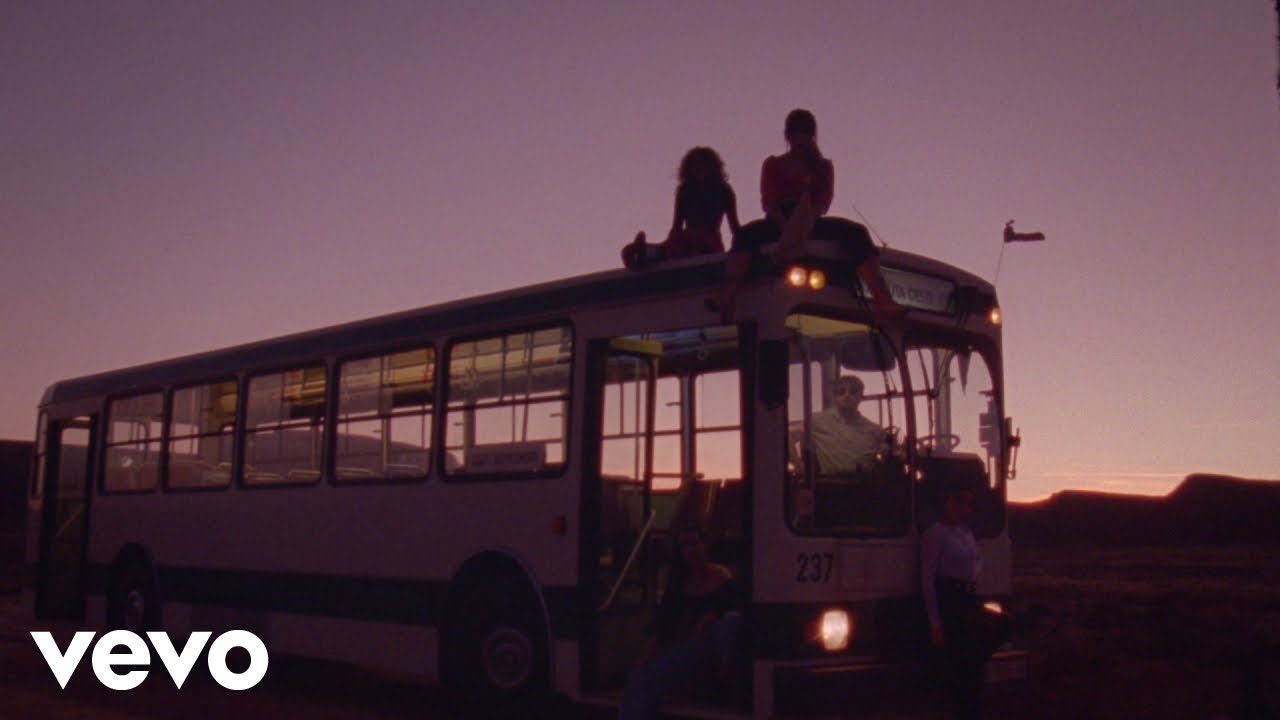 Videoclip Me Quedo de Aitana y Lola Indigo